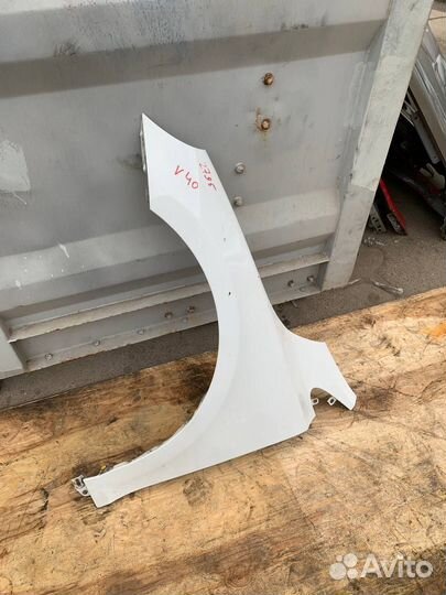 Крыло переднее левое Вольво V40 2012-2018