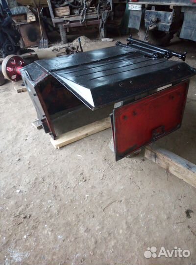 Капот в сборе тдт-55