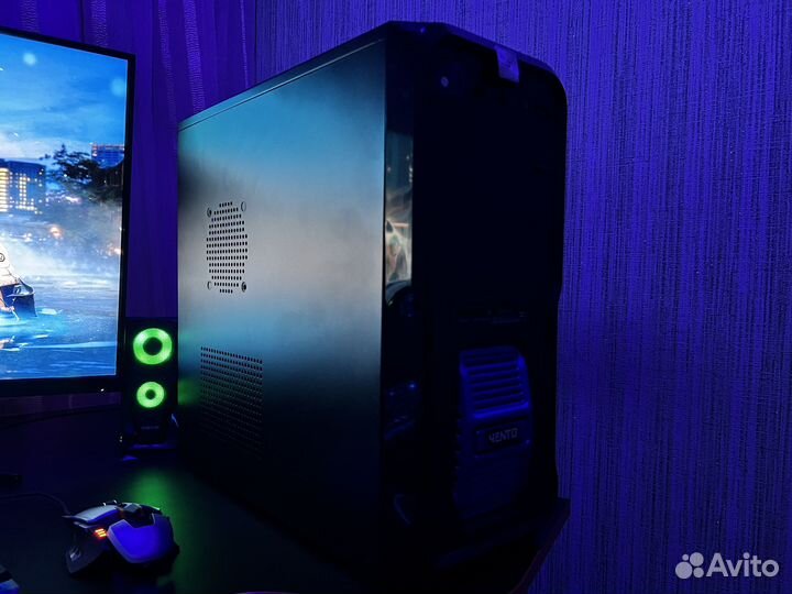 GTS 250/ E 8500/ 4GB RAM/ SSD 120GB/ HDD 250GB