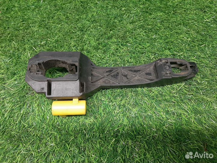 Кронштейн ручки двери на Changan CS35