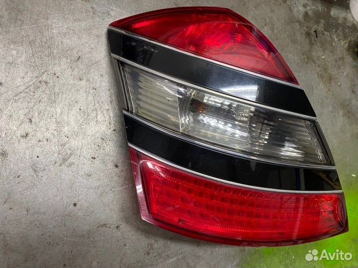 Фонарь левый Mercedes-Benz S-Class 3.5 272.965