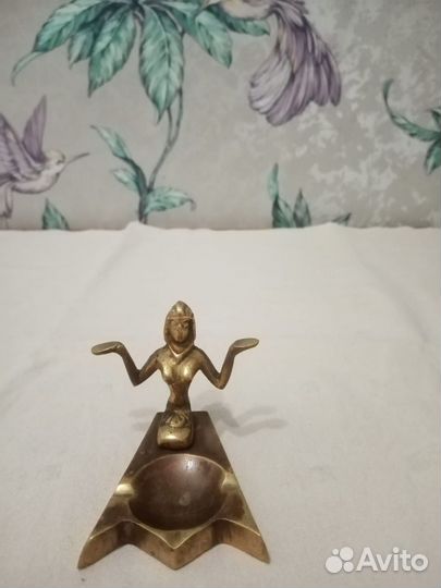 Пепельница бронза золоченная