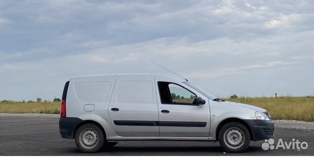 Водитель на собственном авто Лада Ларгус фургон