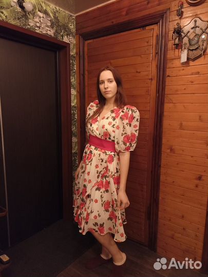 Платье праздничное