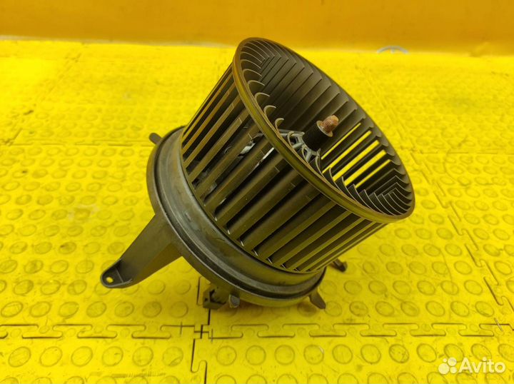 Моторчик отопителя Mini Clubman R55 LCI N18B16A