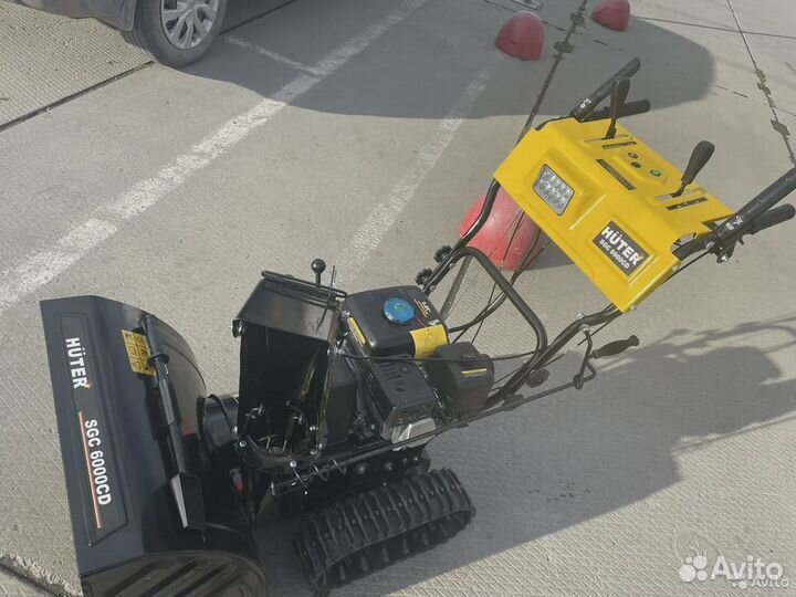 Снегоуборщик Huter SGC 6000 CD гусеничный