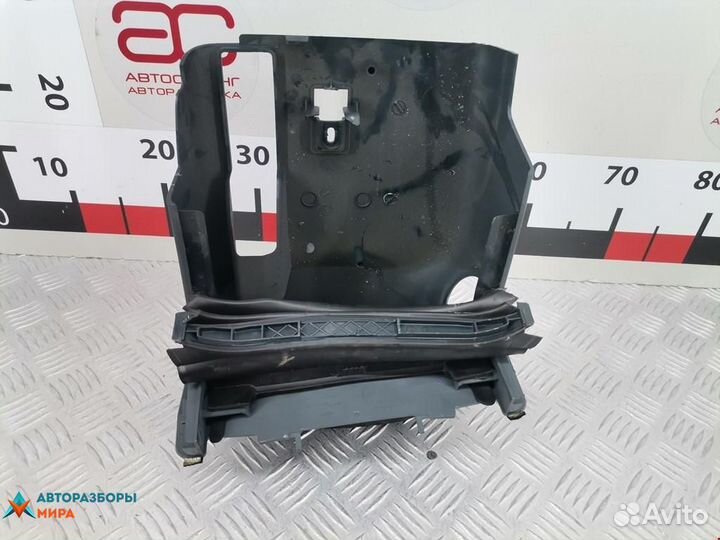 Кожух рулевой колонки Ford Fiesta 5 рест. 2008