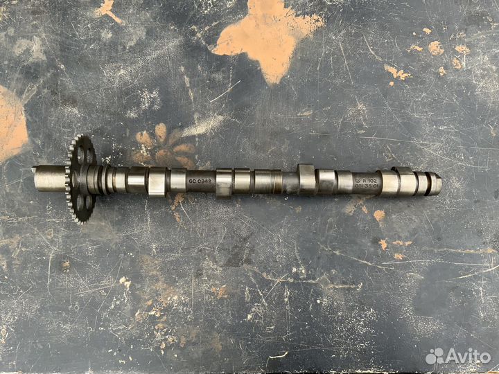 Распредвал на Mersedes-Benz W124 2.3