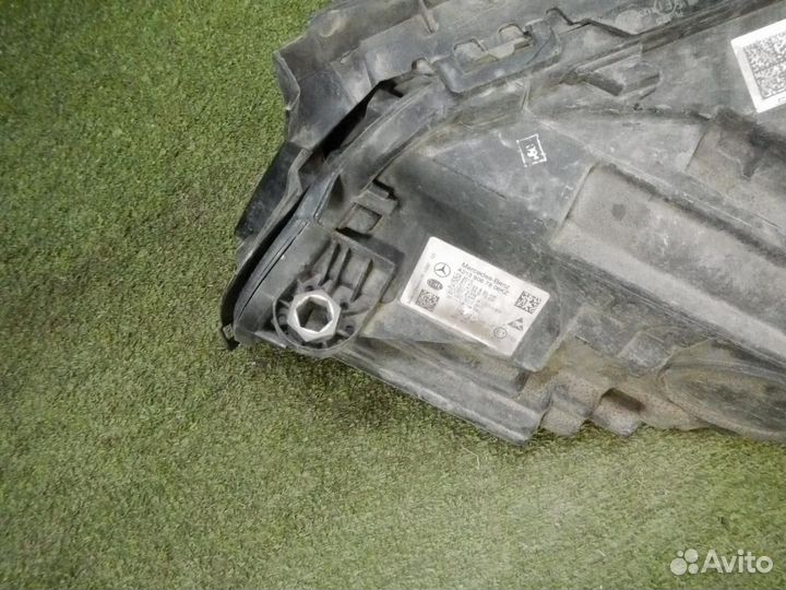 Фара правая Mercedes-Benz E-Class