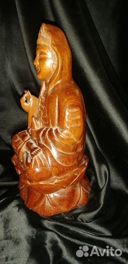 Статуэтка. Богиня милосердия Гуань инь. Дерево