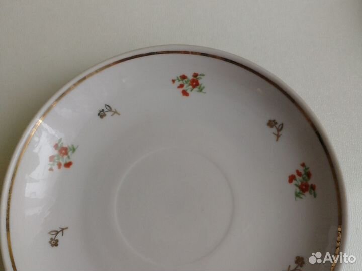 Чайные блюдца