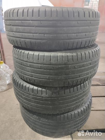 Nokian Tyres Hakka Black 2 SUV 215/65 R16