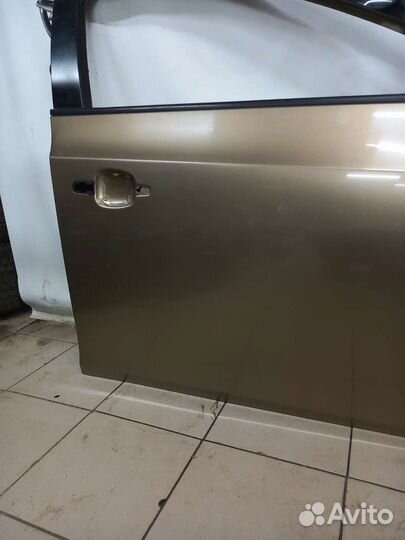 Оригинальная передняя правая дверь Шевроле Круз