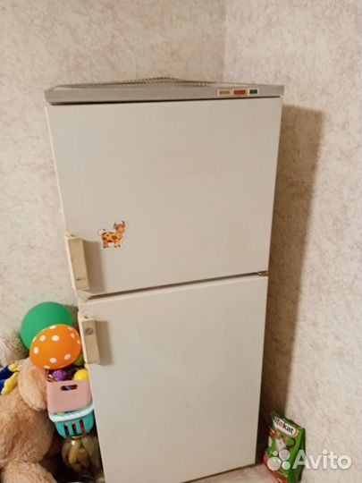 Холодильник бу бирюса