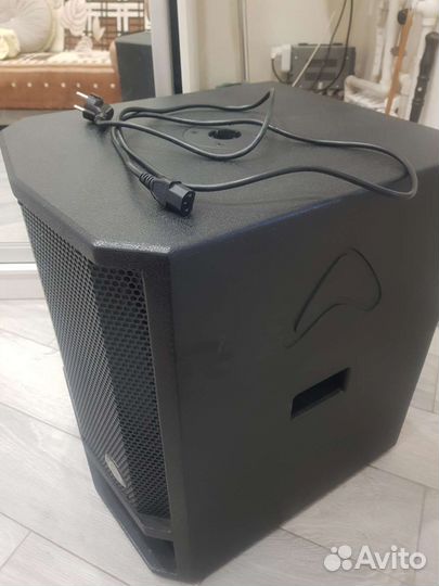 Активный сабвуфер