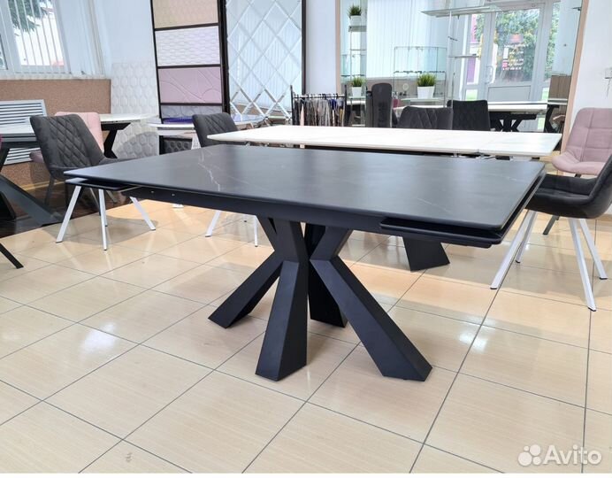 Стол обеденный