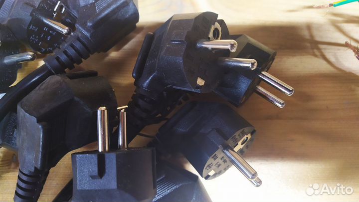 Кабель с вилкой