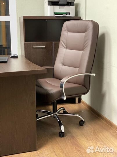 Офисное кресло новое
