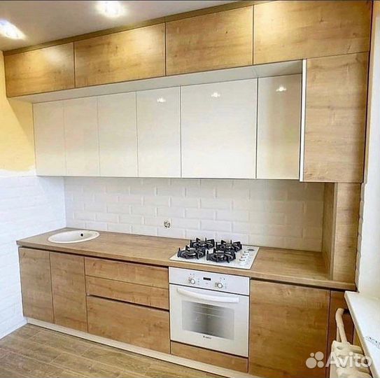 Кухня прямая до потолка, бюджетный вариант кухни