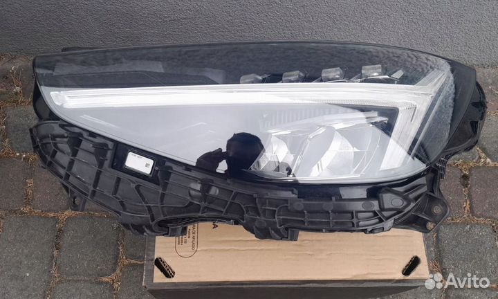 Volvo XC40 рест фара передняя левая светодиодная