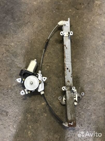 Стеклоподъемник передний правый Nissan Maxima A33