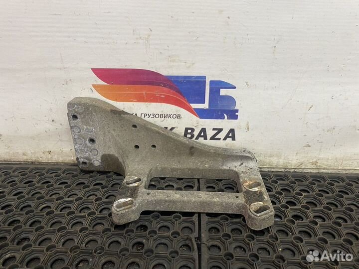 Кронштейн подножки левый Mercedes-Benz Actros