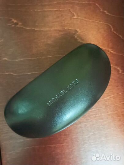 Солнцезащитные очки женские брендовые