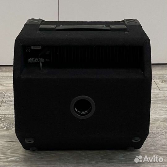 Комбоусилитель Hartke Kickback 10 120 Вт