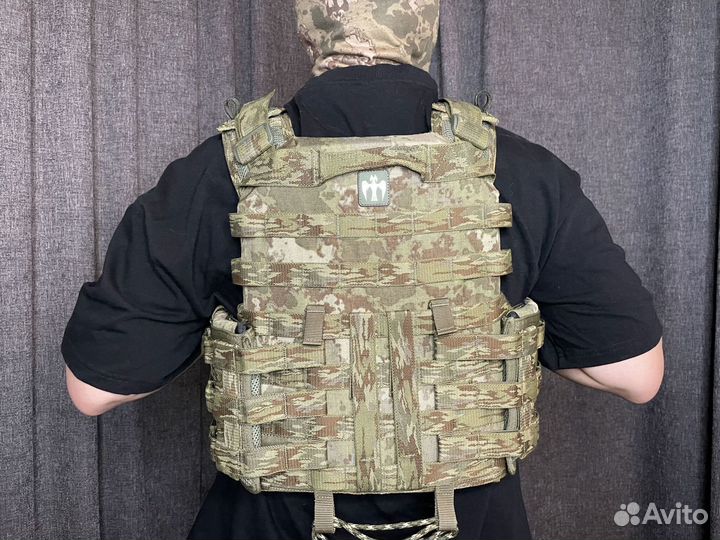 Плитник с модулями и подсумками