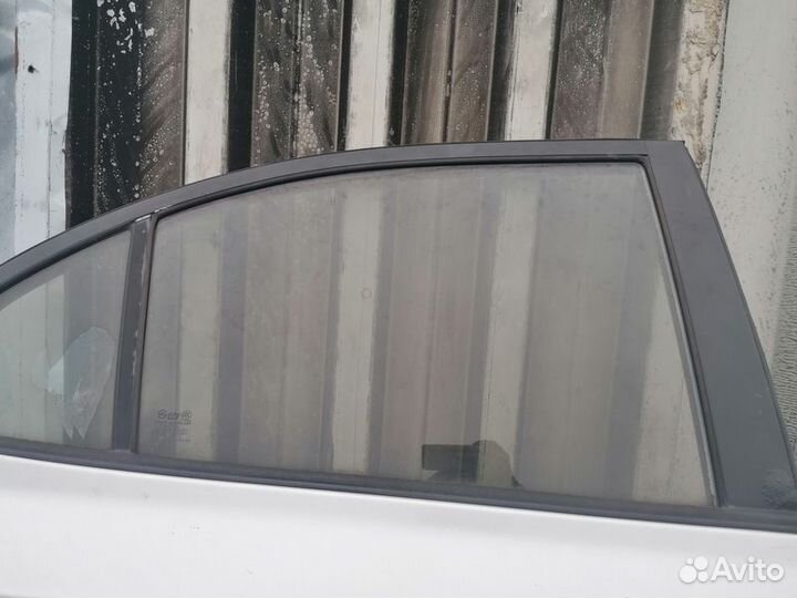 Стекло двери задней правой Hyundai Elantra
