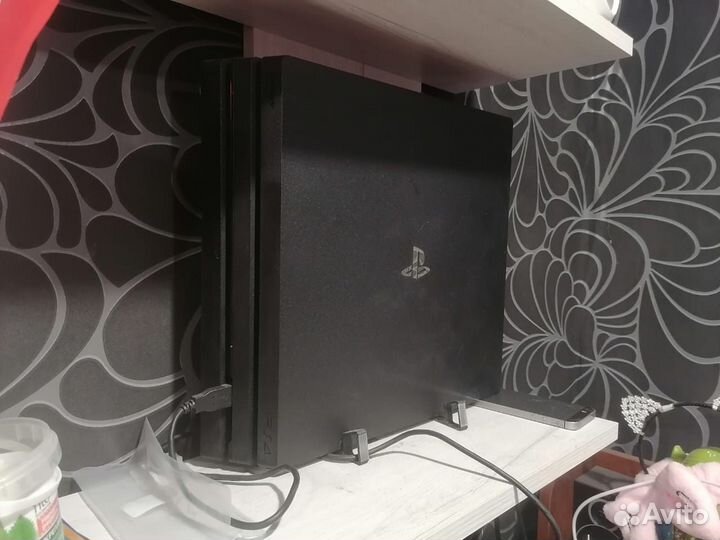 Ps4 pro 1 Tb+ 37 дисков+2джостика