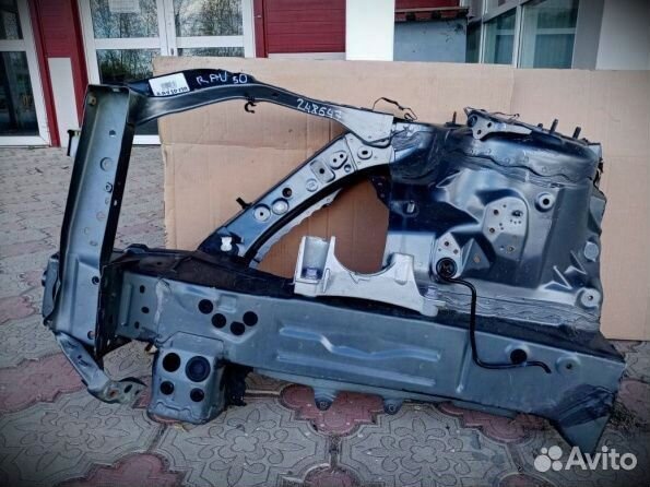 Четверть передняя правая Тойота рав 4 50