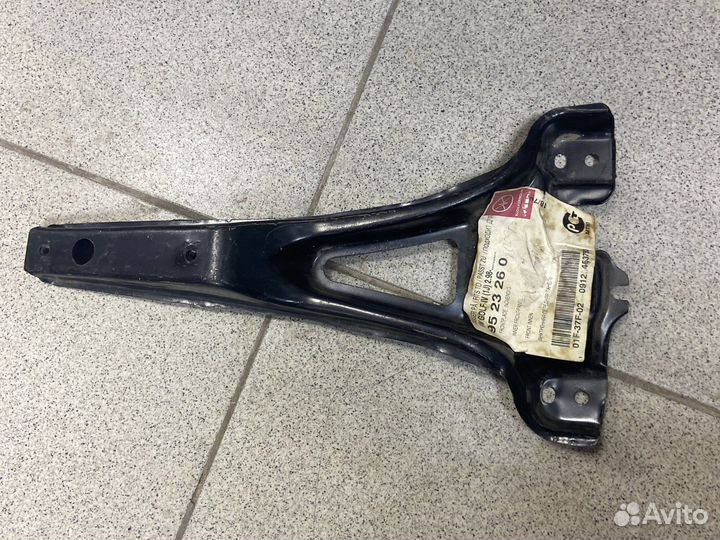 Подпорка замка капота vw golf 4 bora 1j0805567