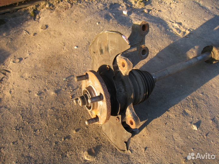 Toyota Corolla E 120 поворотный кулак привод