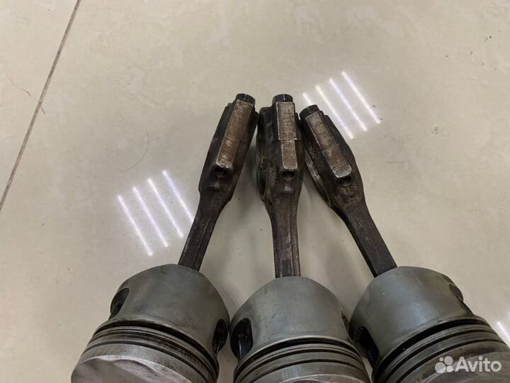 Поршень с шатуном Chery Amulet A15 DA SQR480ED