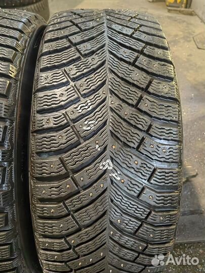 Michelin X-Ice North 4 235/55 R17