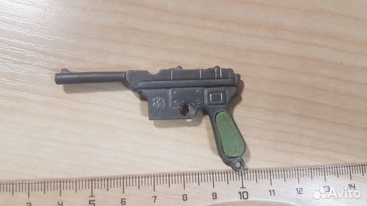 Брелок пистолет
