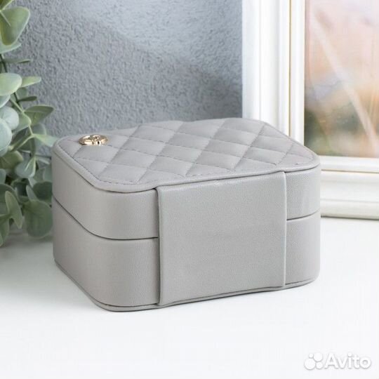 Шкатулка кожзам для украшений 'Стёганая матовая' с