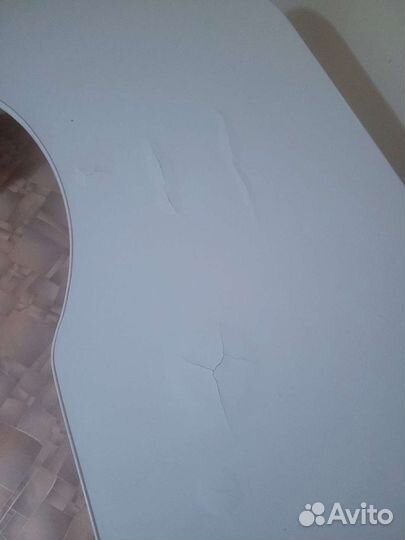 Маникюрный стол