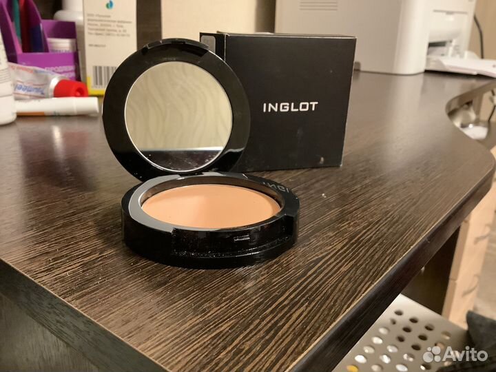 Пудра компактная