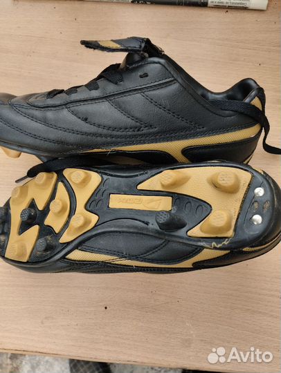 Футбольные бутсы