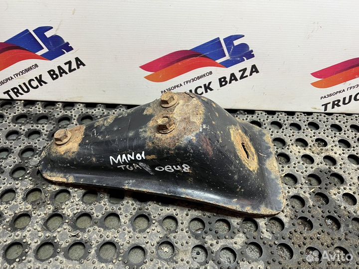 Кронштейн амортизатора передний