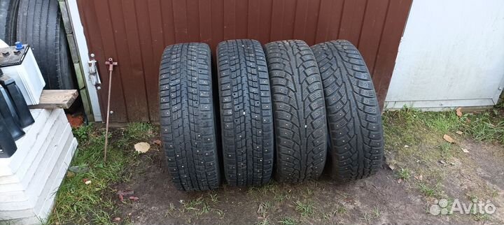Dunlop SP Winter Ice 01 205/60 R16
