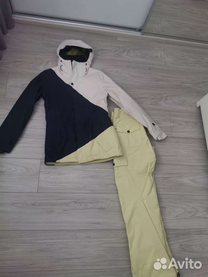 Горнолыжный костюм женский