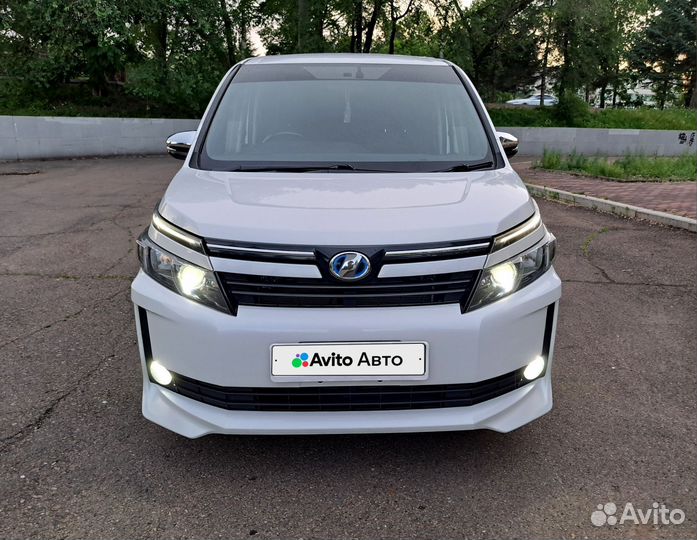 Toyota Voxy 1.8 CVT, 2014, 212 000 км