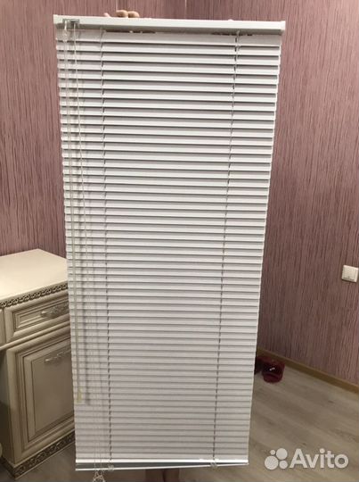Жалюзи белые,горизонтальные,алюминиевые
