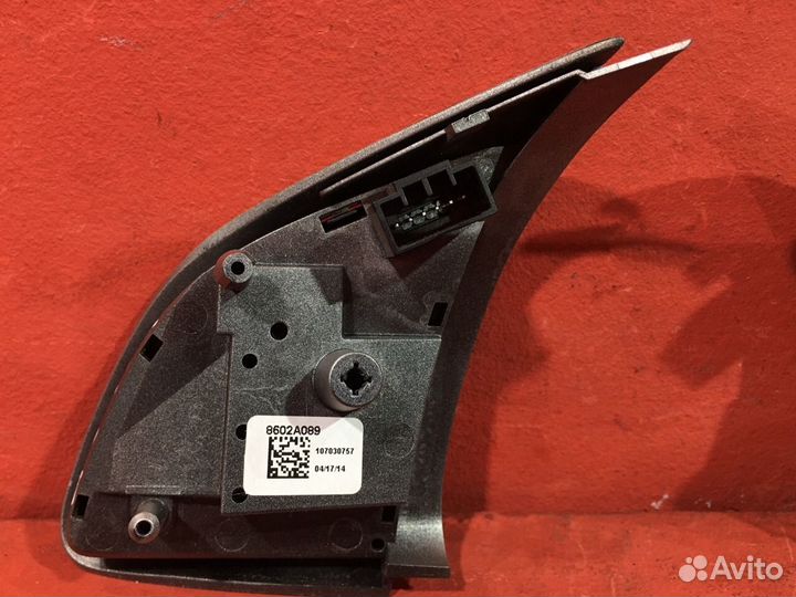 Кнопки в руль Mitsubishi Outlander Gf SUV 4N14