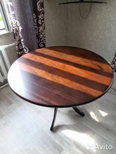 Кухонный стол