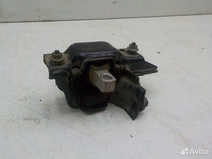 Опора кпп на Volkswagen Polo (HB) 6Q0199555