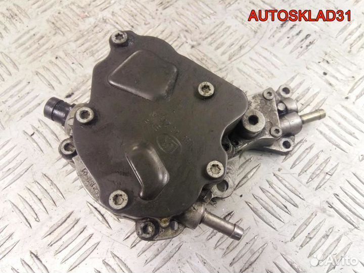 Насос вакуумный Volkswagen Sharan AUY 038145209A